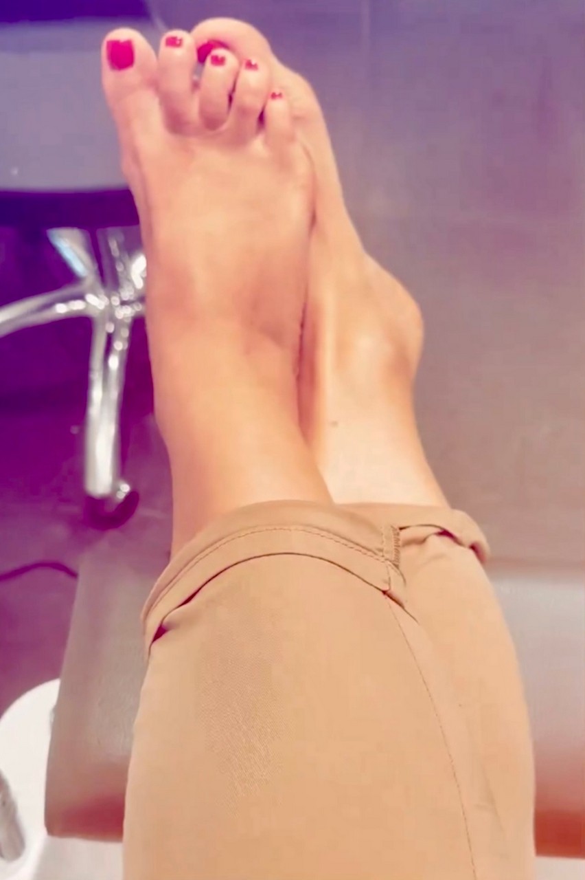 Anna Gzyra Feet